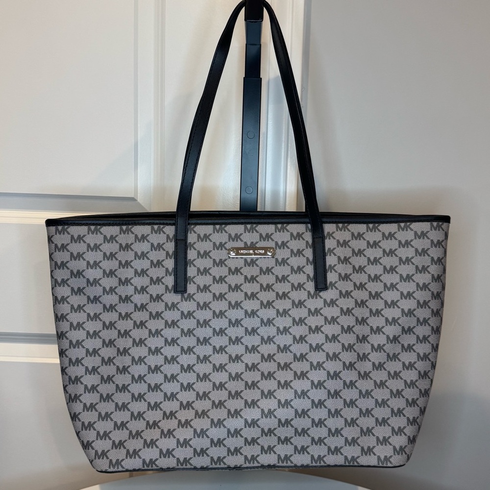 Michael Kors Jet Set Travel Large MK Logo Tote Black